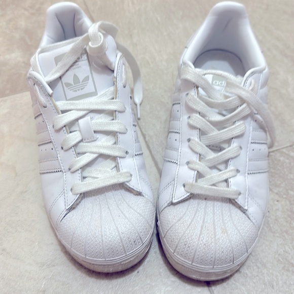 ADIDAS Womens superstar sneakers- US 6 - Picture 1 of 5
